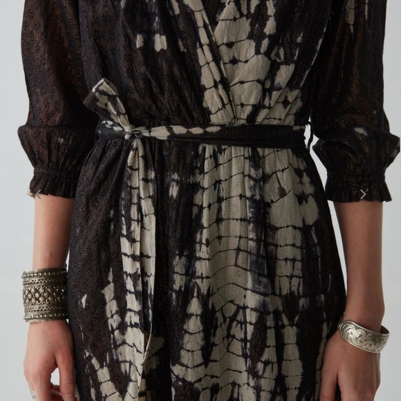 Chic Black and Cream Long Sleeve Dress - Picture 2 of 3